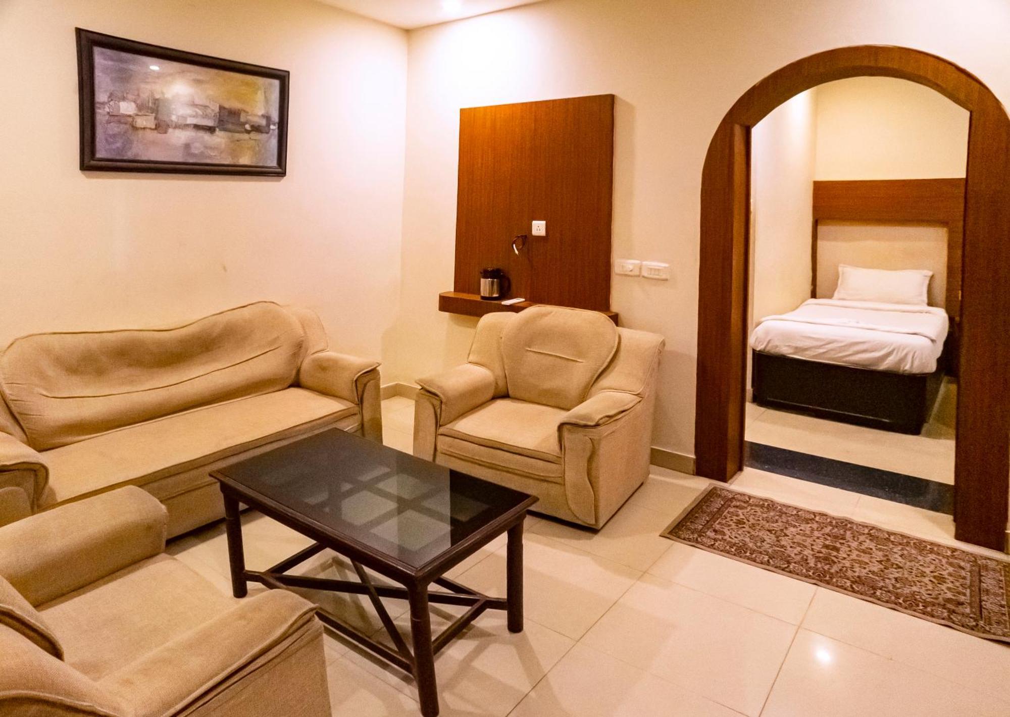 קניאקומרי Hotel Sebaa Palace מראה חיצוני תמונה